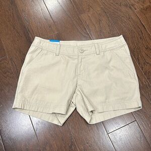 NWT Columbia beige khaki shorts - size 4